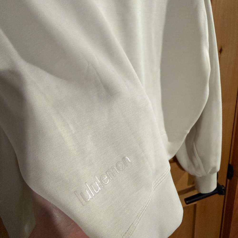 Lululemon perfectly oversized cropped crew size 4 - Picture 3 of 3